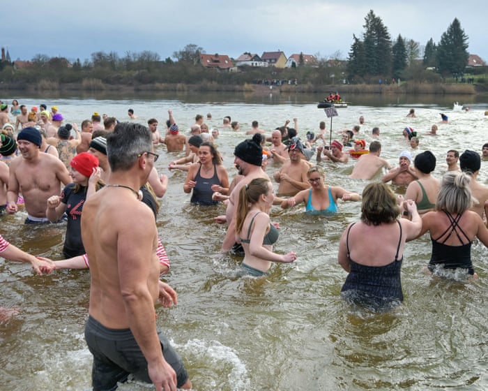 German swimming lake criticised for ban on non-German speakers