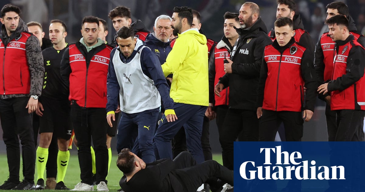 European football: Mourinho grabs rival manager's nose after Turkish Cup defeat