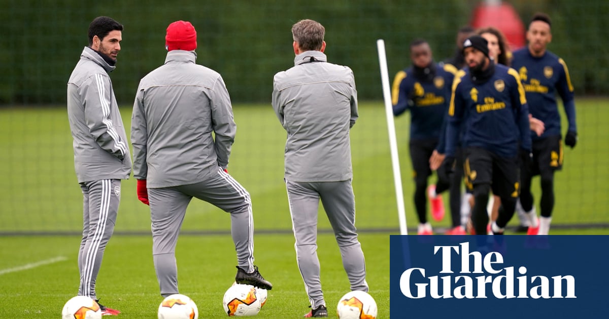 Arsenal S First Team Players Set To Agree 12 5 Salary Cuts Within 48 Hours Arsenal The Guardian