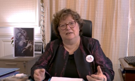 The mayor of Amiens, Brigitte Fouré, appeals to Madonna in a video appeal