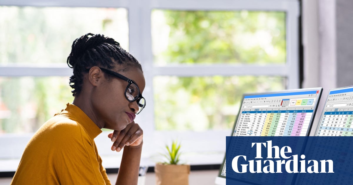 Women and university graduates in Australia most at risk of losing jobs to AI, report finds