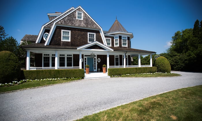 The Workers Catering To The Hamptons Super Rich This Is