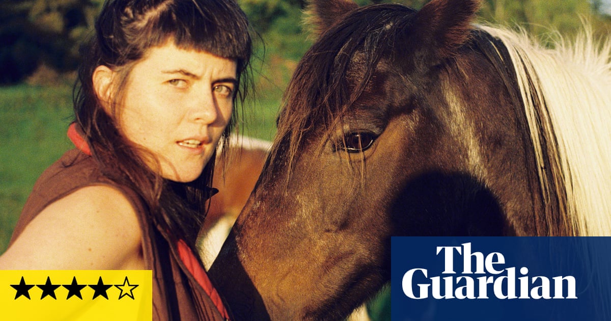 Quinie: Forefowk, Mind Me review collecting songs on horseback, this Scottish musician is alive with ideas