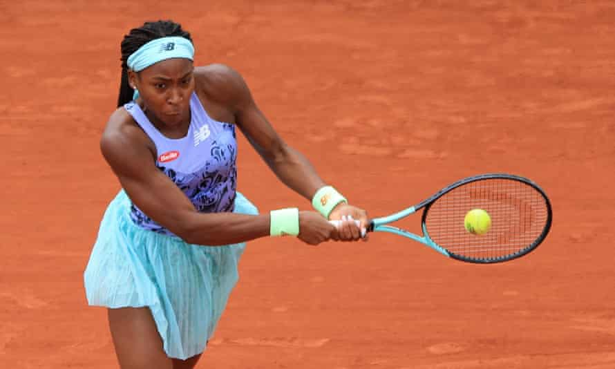 Coco Gauff in action on Suzanne-Lenglen.