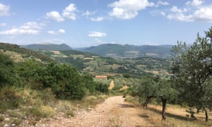 A steep hillside path on the Via di Francesco