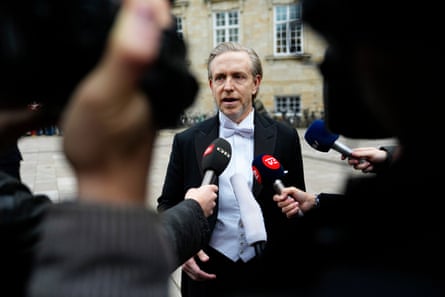 Howery speaks to the press