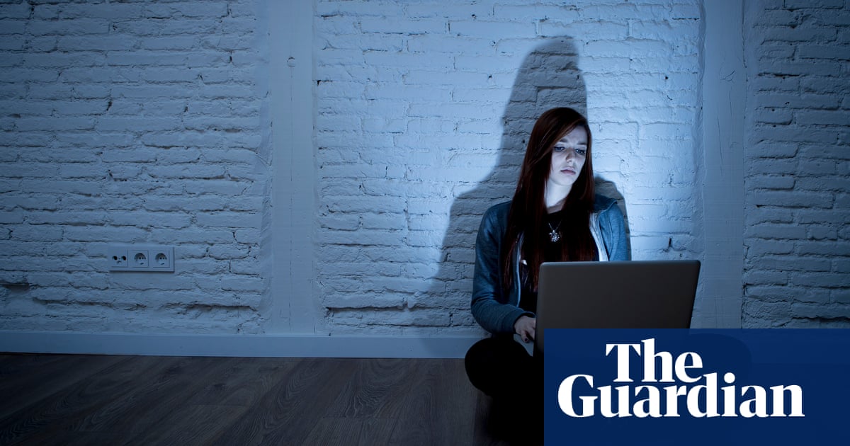 ‘Hey dude, do this’ the last resort for female gamers escaping online