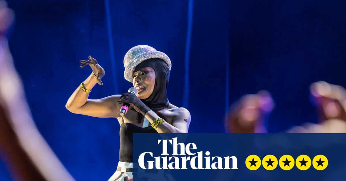 Grace Jones review – chaos, nudity and endless costume changes: the disco ...