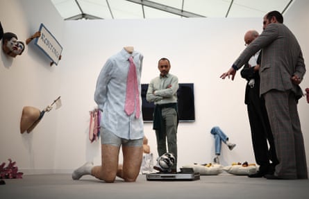Lose your head … a work called El otro protagonista de la noche by Enrique Lopez Llamas at the Llano stand.