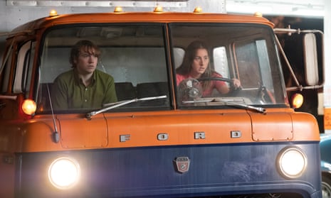 Cooper Hoffman and Alana Haim in Licorice Pizza