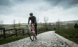 Sir Bradley Wiggins on the cobblestones Paterberg, the Tour of Flanders’ ultimate climb.