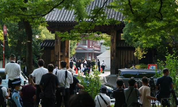 Le réveil familial privé pour Shinzo Abe à Tokyo vendredi.