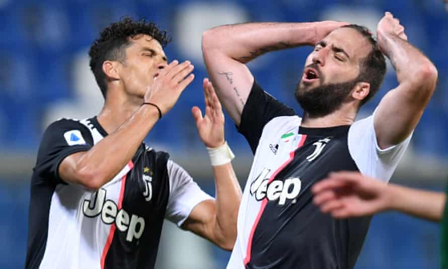 Cristiano Ronaldo and Gonzalo Higuaín played together at Juventus and Real Madrid.