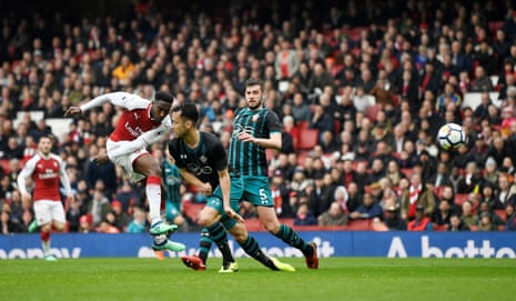 Welbeck scores Arsenal’s second.
