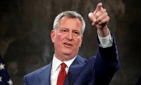 Mayor de Blasio promises to sign New York City chewing tobacco ban in next  two weeks – New York Daily News