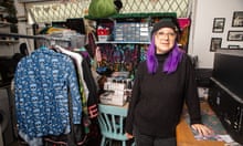 6720.jpg?width=220&dpr=1&s=none&crop=5%3A3