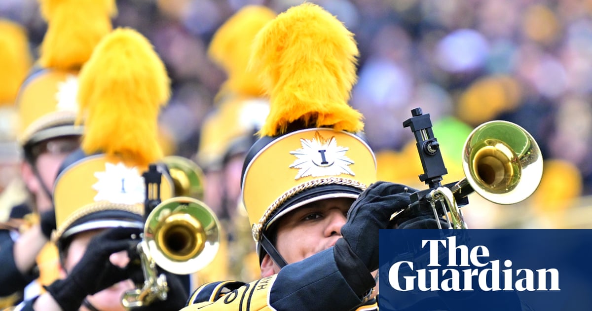 Iowa marching band member taken off life support after collapse in extreme heat