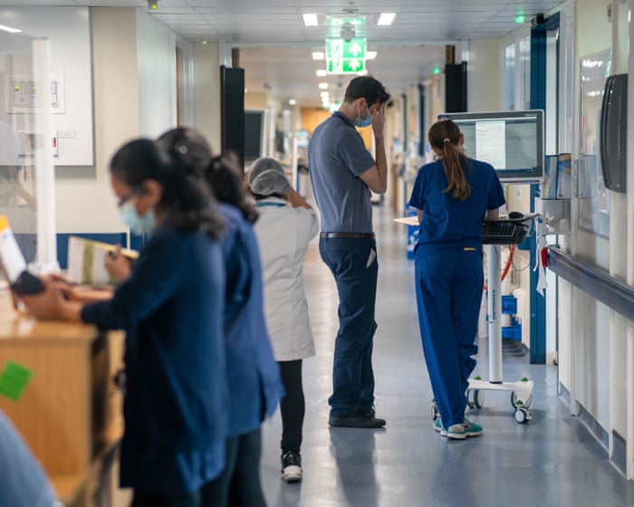 Two-thirds of nurses in UK work while unwell, says union