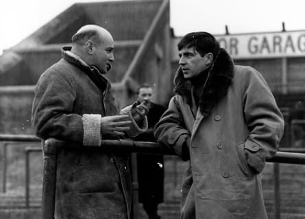 John Schlesinger talks to Alan Bates on location for A Kind of Loving.
