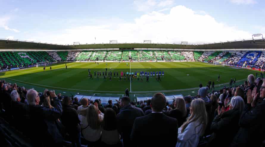 A full house at Home Park pays tribute to the late Paul Mariner before Saturday’s game between two of his former teams.