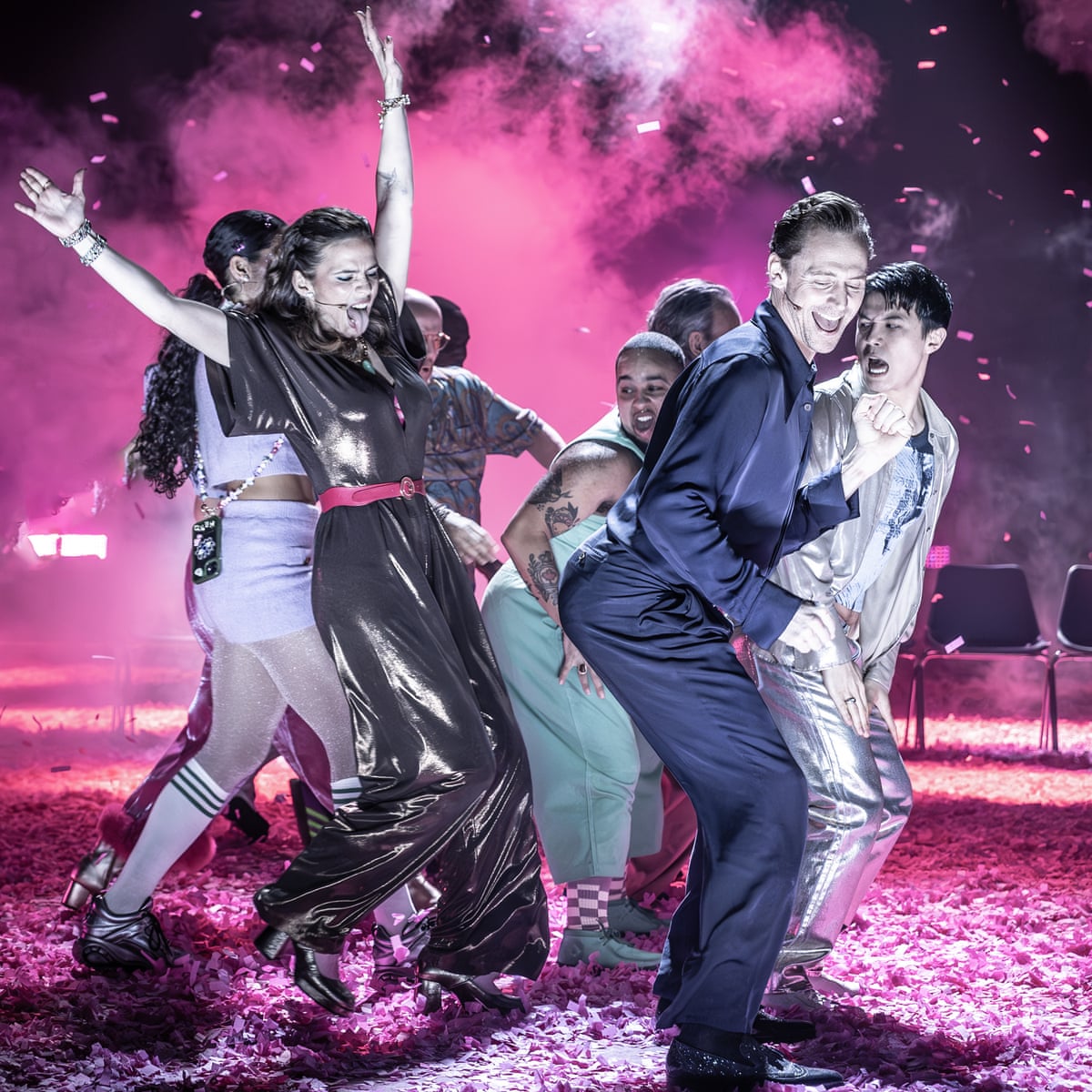 Much Ado About Nothing review – Tom Hiddleston and Hayley Atwell crackle in a party of pink | Theatre | The Guardian