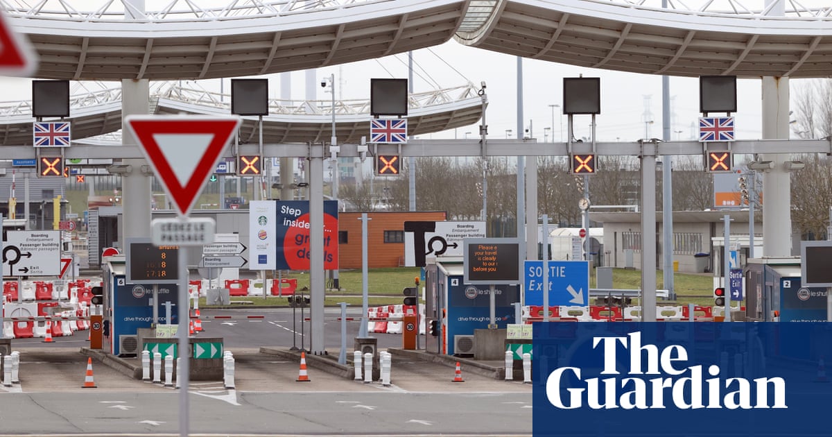 Covid: France enforces tighter restrictions on travel from UK