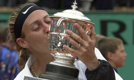 Pierce kisses the trophy after her straight sets victory over Conchita Martínez in the 2000 French Open final