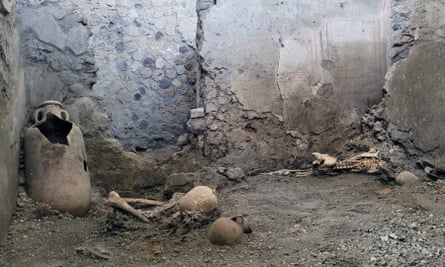 Il sito dove sono stati scoperti i due scheletri presso il parco archeologico di Pompei.
