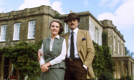 Peter Bowles and Penelope Keith in To the Manor Born, 1981