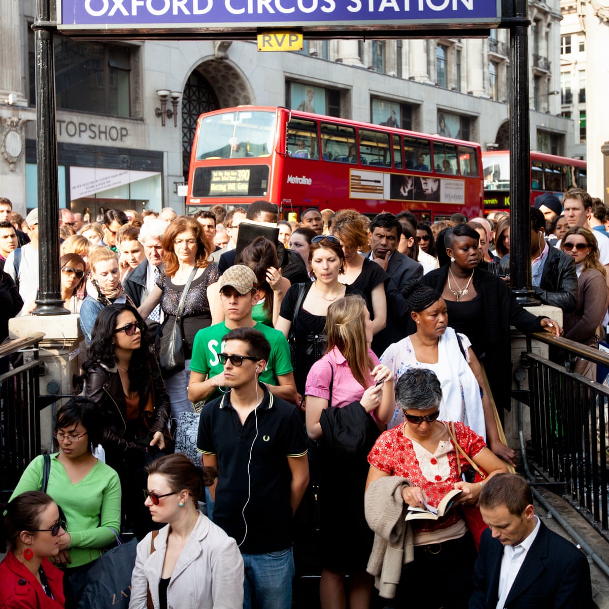 UK population expected to pass 70 million by 2031 | Population | The Guardian