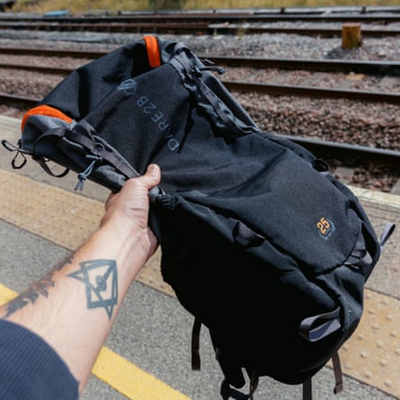 Dare2B Torrek Mountain 25l held out across a railway platform
