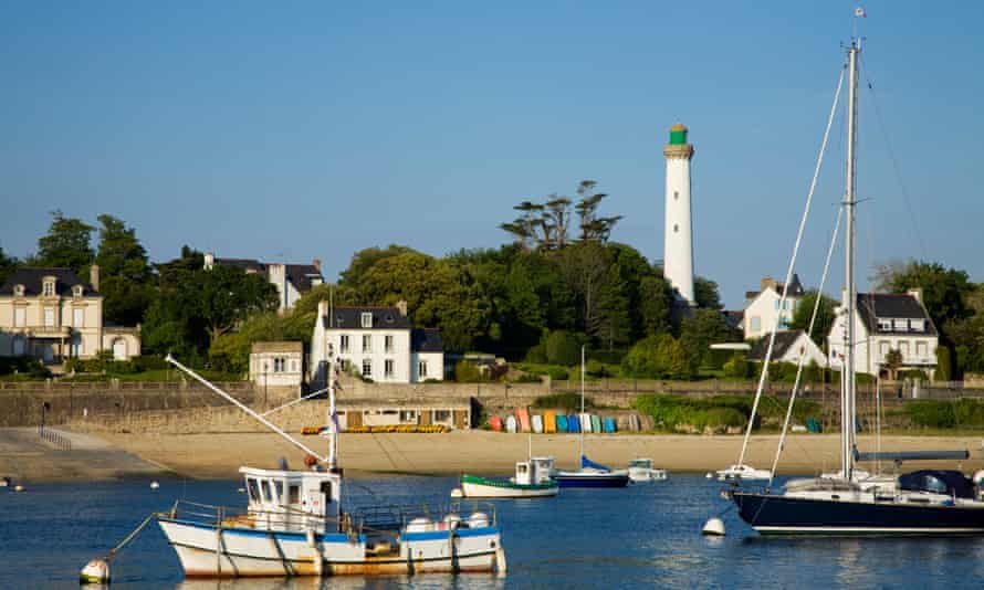 Fishing village of Sainte Marine. Brittany