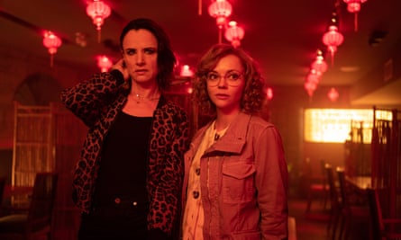 Juliette Lewis as Natalie and Christina Ricci as Misty in Yellowjackets.