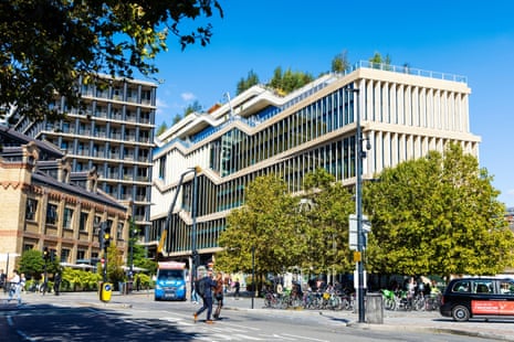 किंग्स क्रॉस में Google का नया मुख्यालय भवन।