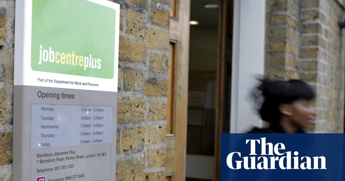 Exjefe de M&S nombrado para abordar la crisis de desempleo juvenil en el Reino Unido