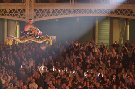 Naseem Hamed on his way to the ring at the London Olympia for his bout with Vuyuni Bungu in March 2000