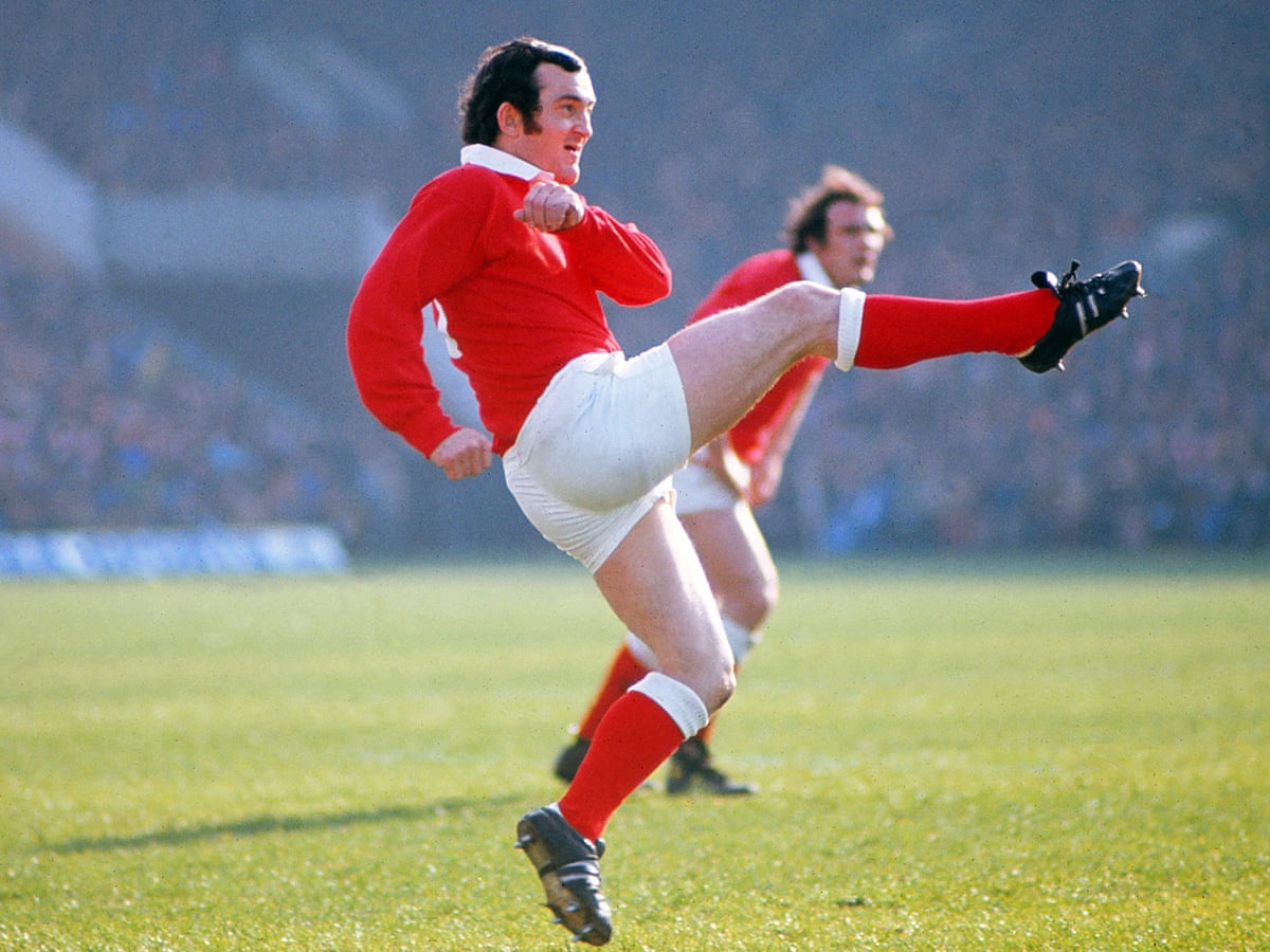 Power In Danger Of Squeezing Out Skill In Rugby Union S Battle Of Big Hits Paul Rees Sport The Guardian