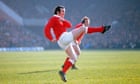 Phil Bennett obituary