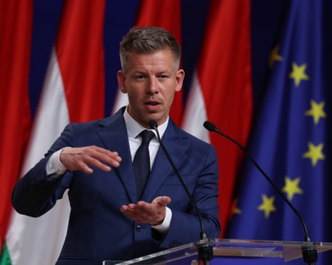 Петер Мадьяр и Дональд Туск в дискуссии