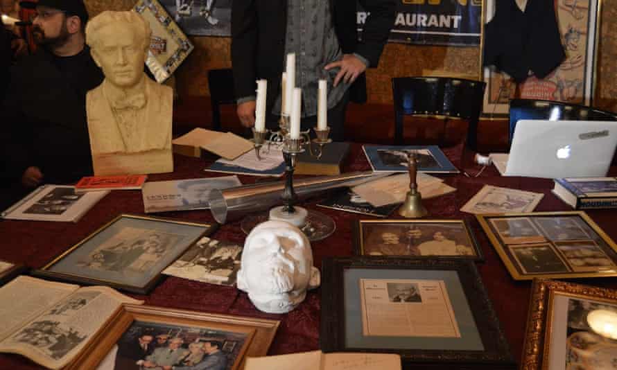 ‘Good night, Harry’: a table full of artifacts related to Houdini.