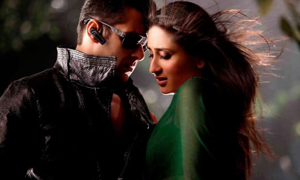 Salman Khan with Kareena Kapoor in the 2011 film Bodyguard.