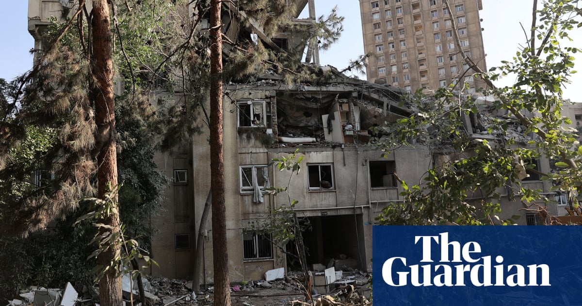 Republicans back Israeli attack on Iran but some Democrats say it sabotages nuclear talks