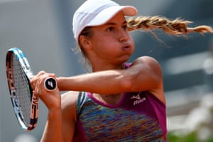 Putintseva wins the first set.