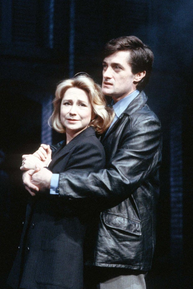 Felicity Kendal (Hapgood) and Roger Rees (Kerner) in Hapgood by Tom Stoppard at the Aldwych theatre, London.