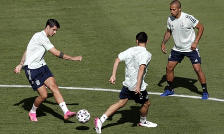 Thiago Alcântara (right) with Álvaro Morata (left) during a Spain training session in Seville