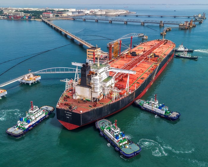 Oil prices plummet as Trump claims he is close to US-Iran deal