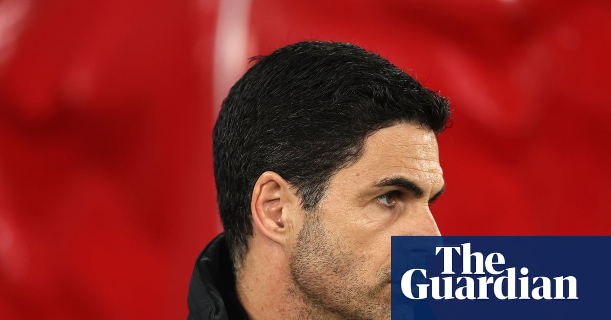 Saints stun Arsenal and what now for Slot after Liverpool’s painful exit? | Football Weekly