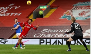 Liverpool v brighton: premier lig - canlı! 2 brighton’dan dan burn (solda) şutunun barın üzerinden geçmesini izliyor.