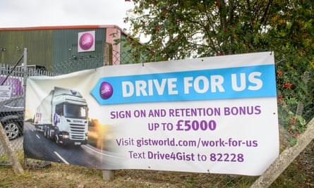 Freight management company Gist are offering sign-on and retention bonuses to attract lorry drivers.