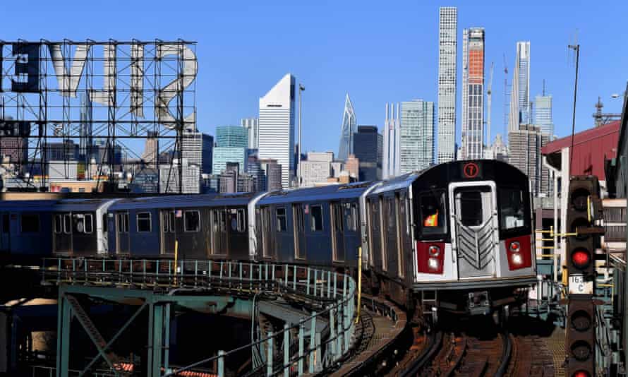 اتصالات ... قطار مترو در منهتن.